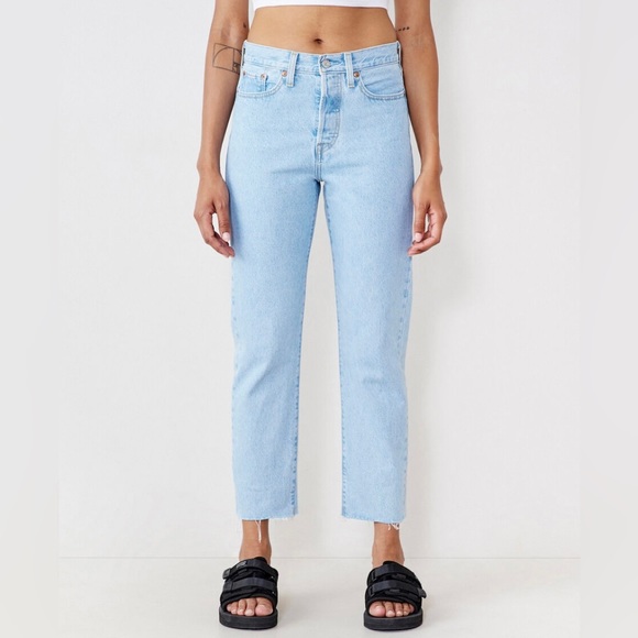 Levi's Wedgie Straight Fit Jeans in Tango
Hustle Medium Wash Sz 25 - Picture 5 of 6